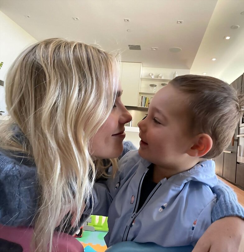 Claire Holt con su hijo James Holt Joblon | 2021