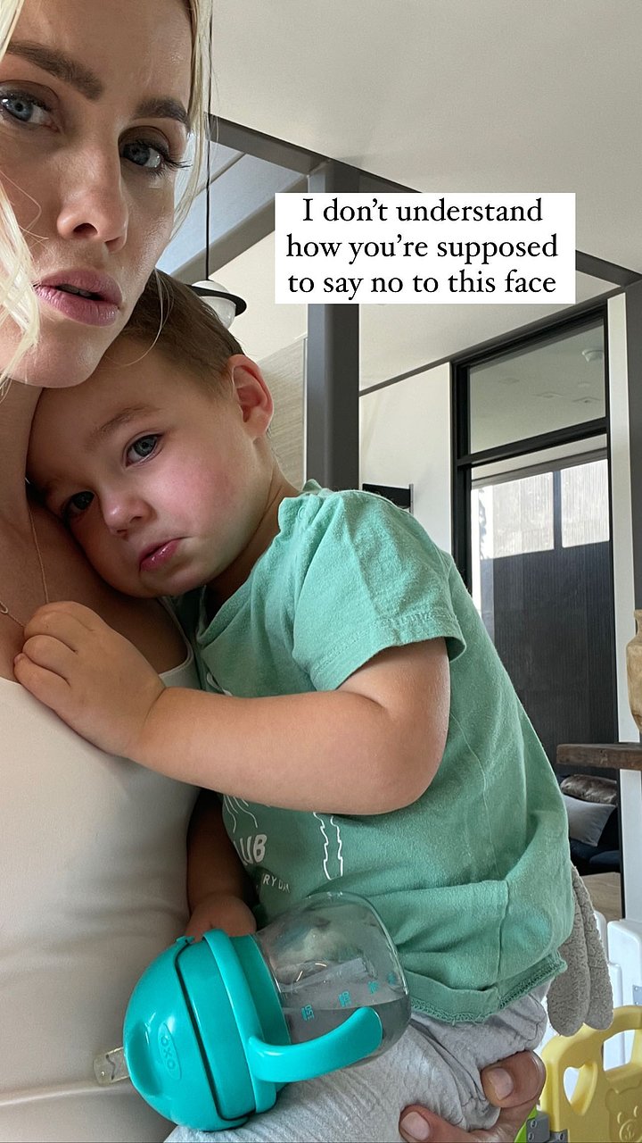 Claire Holt con su hijo James Holt Joblon | 2021