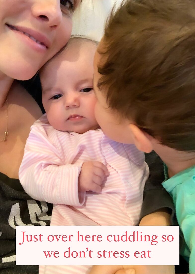 Claire Holt con sus hijos Elle y James Holt Joblon