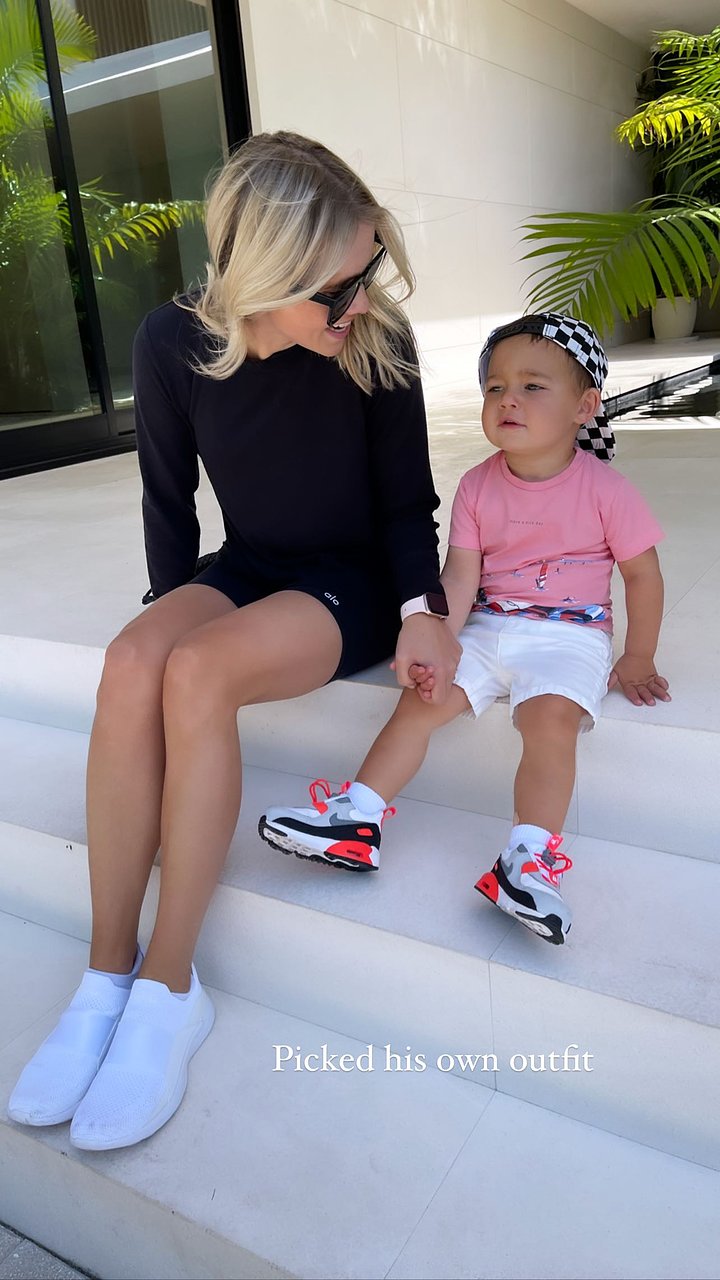 Claire Holt con su hijo James Holt Joblon | 2021