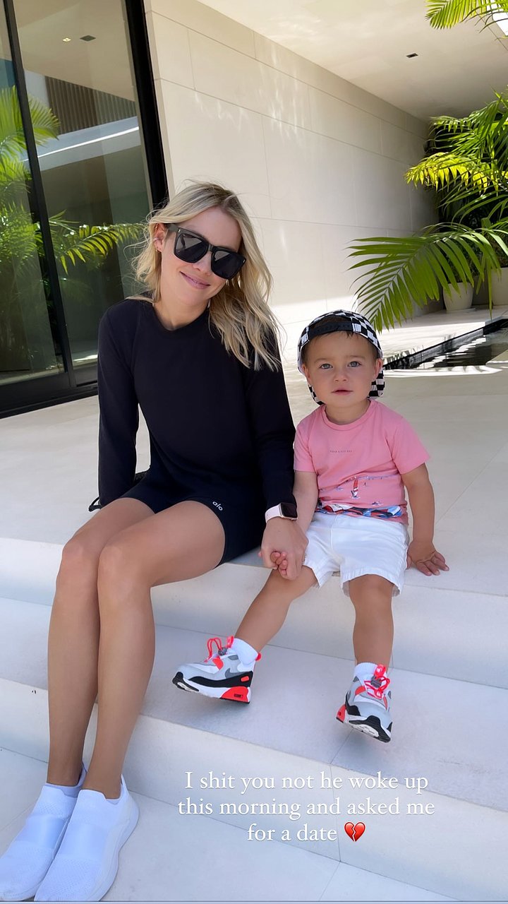 Claire Holt con su hijo James Holt Joblon | 2021