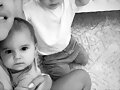 Claire Holt con sus hijos Elle y James Holt Joblon