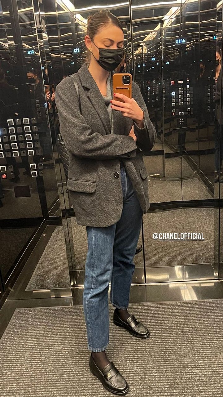 Phoebe Tonkin  | November 2021