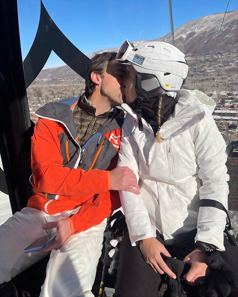 Claire Holt & Andrew Joblon el dia de San Valentin