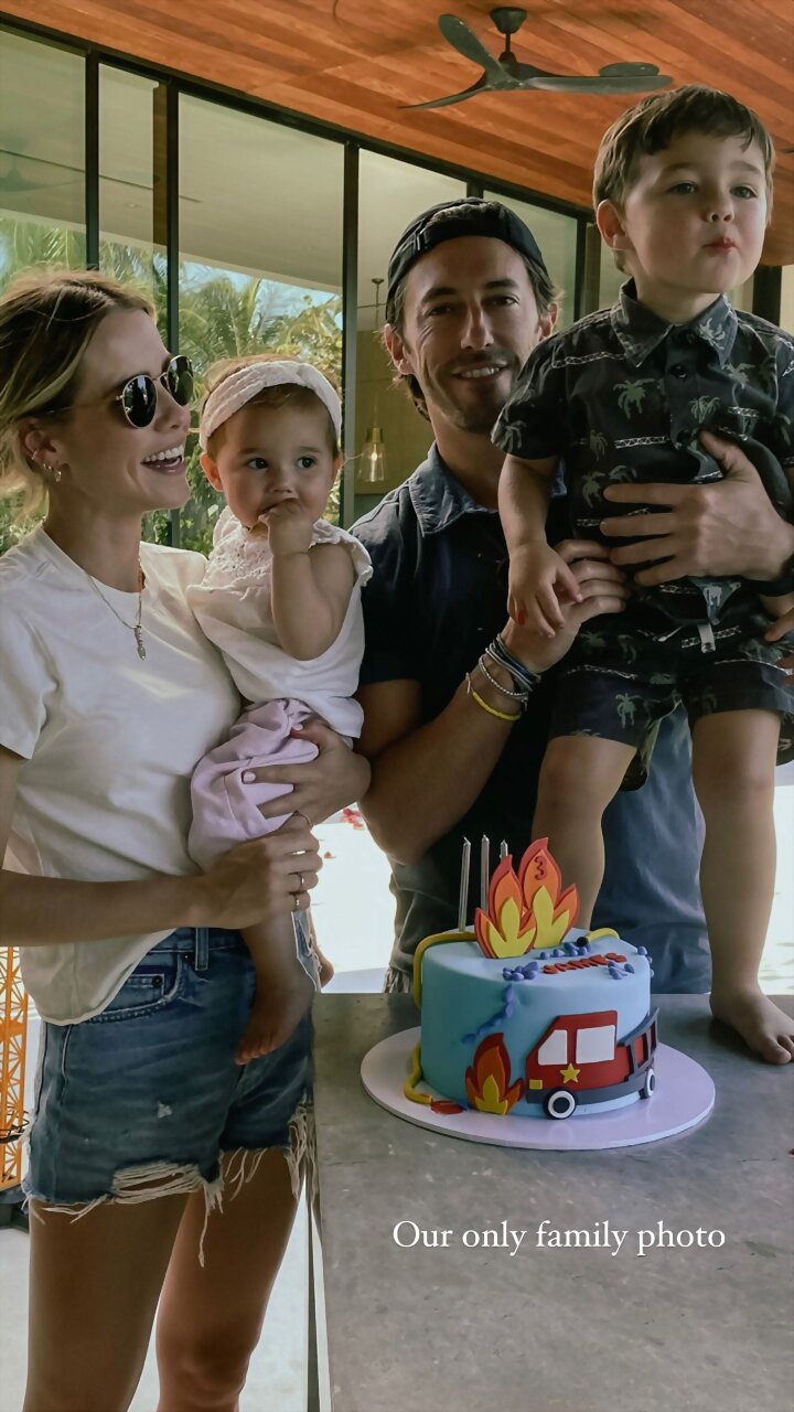 El hijo grande de Claire Holt, James cumple 3 años