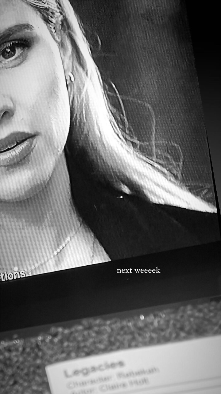 Claire Holt BTS en Legacies 4ª temporada