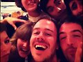 Cariba Heine con sus amigos includo Burgess