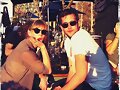 Cariba Heine con sus amigos