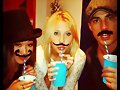 Claire Holt en una fiesta de cumplea&ntilde;os