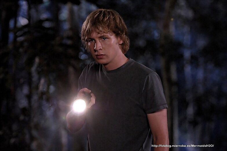 Lewis en la Isla de Mako