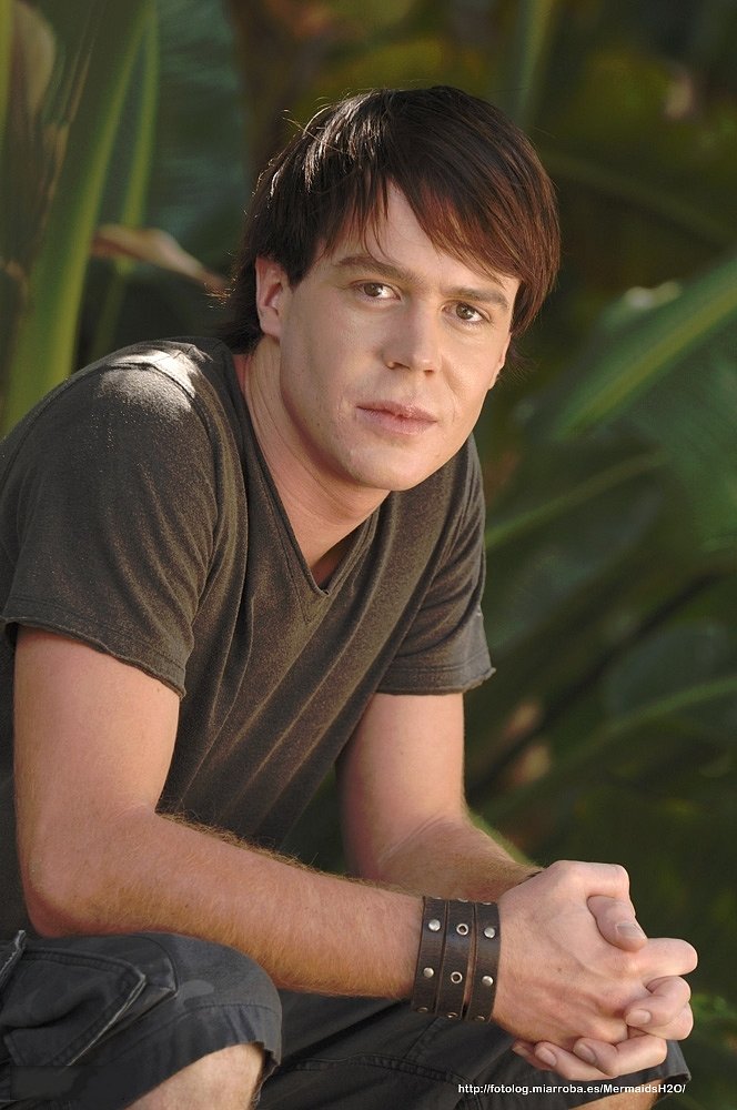 Zane Bennett (Burgess Abernethy)