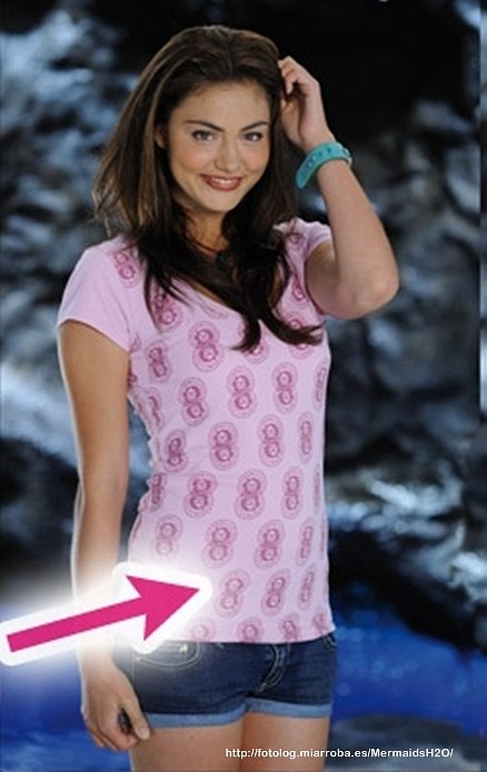 Cleo Sertori (Phoebe Tonkin)