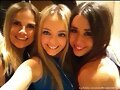 Cleo Massey con sus amigas