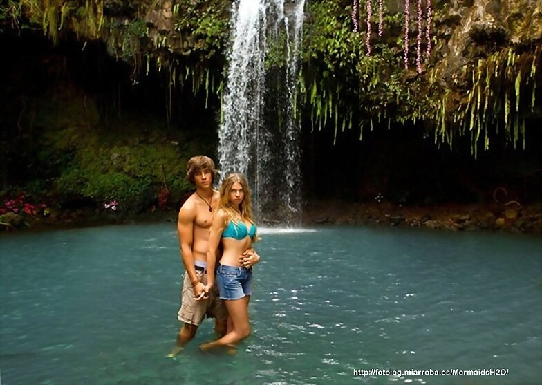 Foto promocional Indiana y Brenton en Blue Lagoon