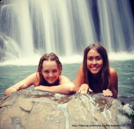 Cleo Massey con una amiga