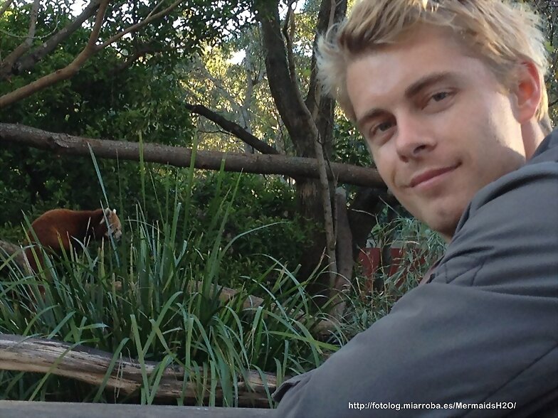 Luke Mitchell en el Zoo