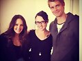 Luke Mitchell y su novia Rebecca Breeds