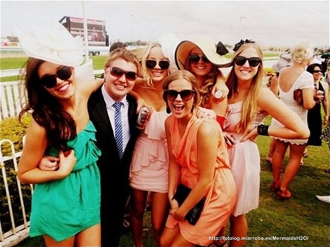 Cleo Massey con sus amigas