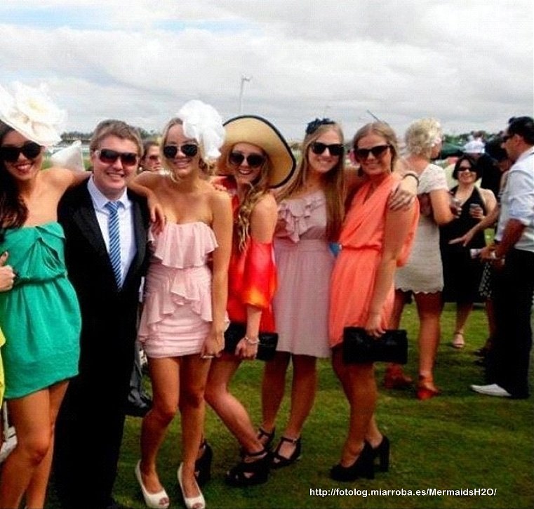Cleo Massey con sus amigas