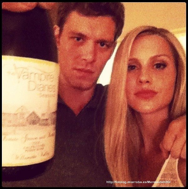 Claire Holt con su compañero Josep Morgan en TVDS3
