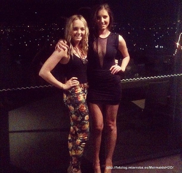 Cleo Massey con una amiga