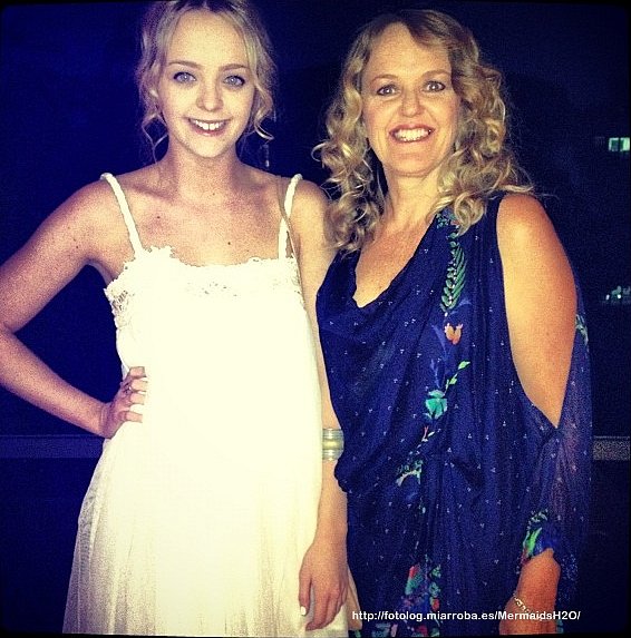 Cleo Massey con su madre en un evento