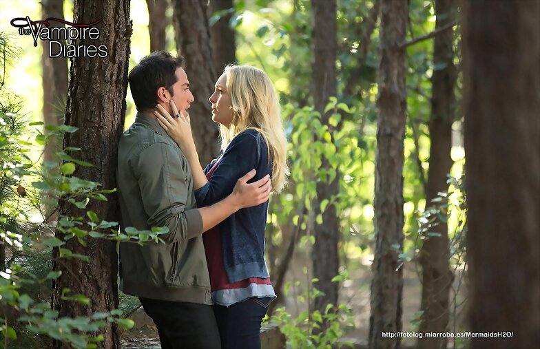 Crónicas Vampíricas 4x01 "Growing Pains"