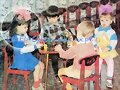Phoebe de peque&ntilde;a en la escuela