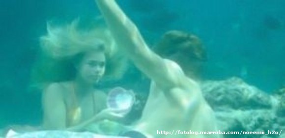 Bella y Will nadando