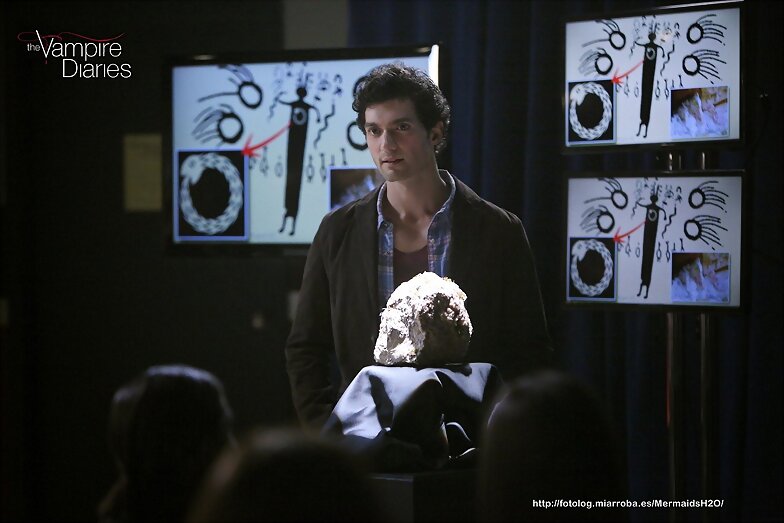 Crónicas Vampíricas 4x06 We All Go A Little Mad ..