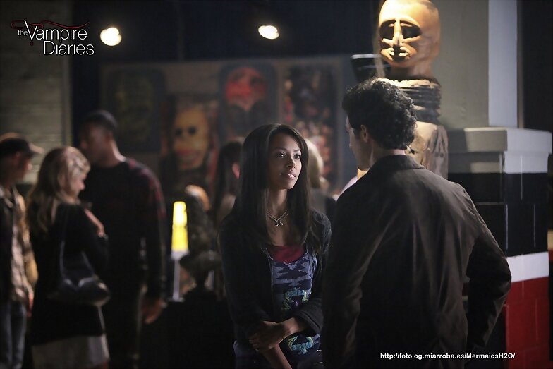 Crónicas Vampíricas 4x06 We All Go A Little Mad ..