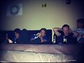 Cariba Heine con amigos