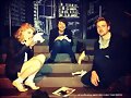 Cariba Heine con amigos