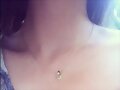 El nuevo collar de la suerte de Phoebe Tonkin
