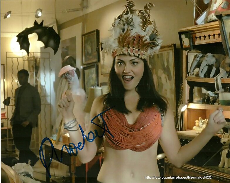 Autógrafo Phoebe Tonkin serie "El Círculo Secreto"