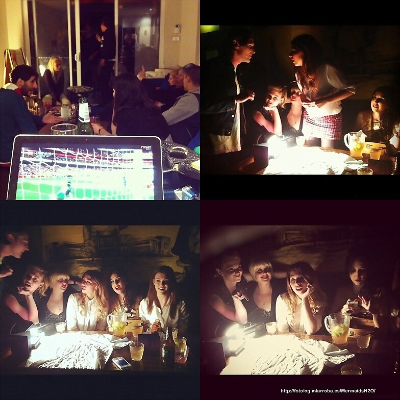 Cariba Heine cenando con sus amigas