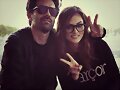 Phoebe Tonkin con un amigo