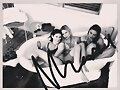 Phoebe Tonkin en Miami con sus amigas