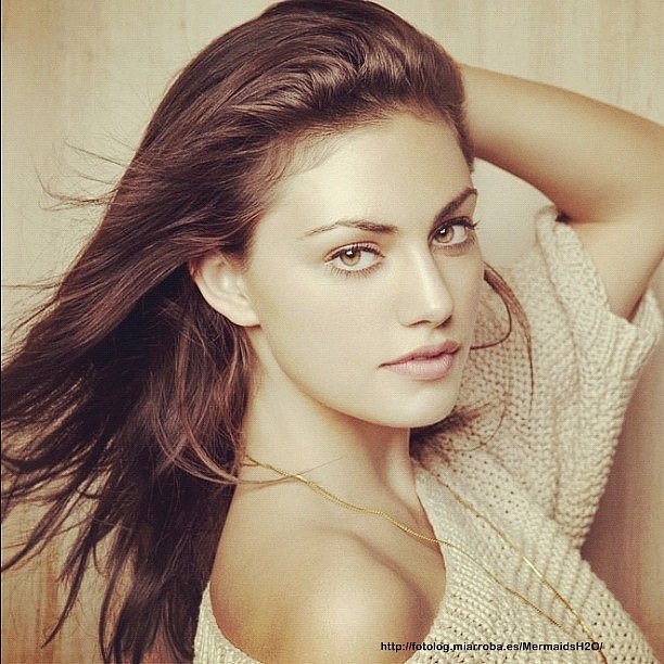 Phoebe Tonkin - Promotional Shoots 'Bait 3D'