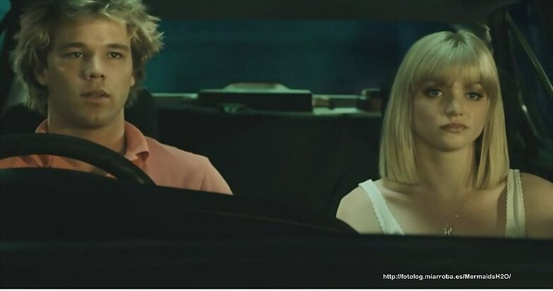 Lincoln Lewis y Cariba Heine en 'Bait 3D'