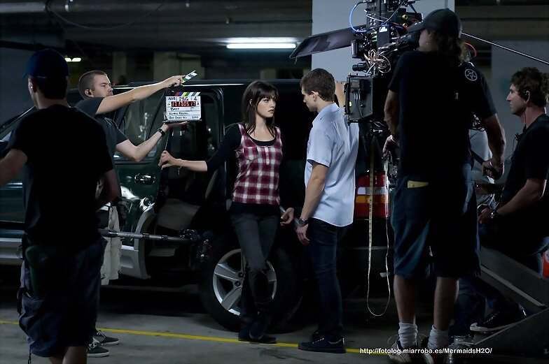 Behind the Scenes 'Bait 3D' de Phoebe Tonkin