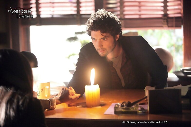 Crónicas Vampíricas 4x11 Catch me If You Can