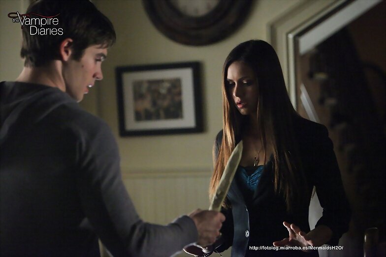Crónicas Vampíricas 4x11 Catch me If You Can