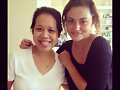 Phoebe Tonkin con una fan