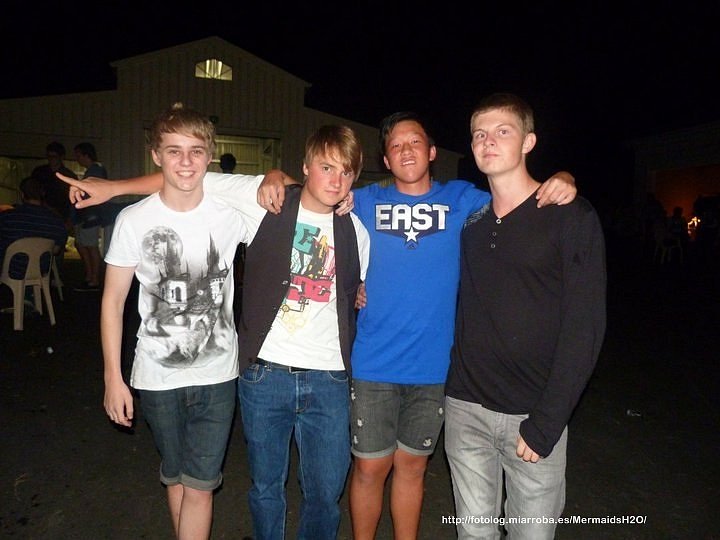 Trent Sullivan con sus amigos