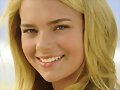 Bella Hartley (Indiana Evans)