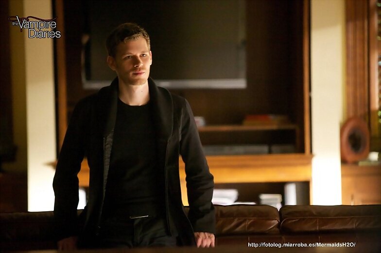 Crónicas Vampíricas 4x14 Down The Rabbit Hole