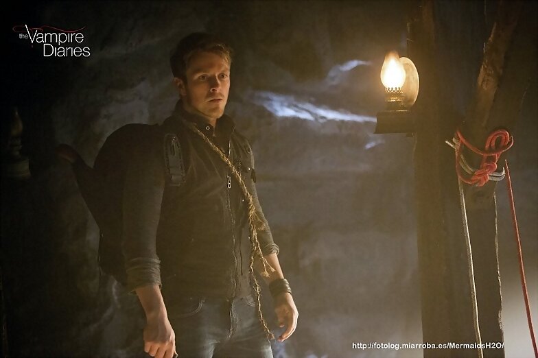 Crónicas Vampíricas 4x14 Down The Rabbit Hole