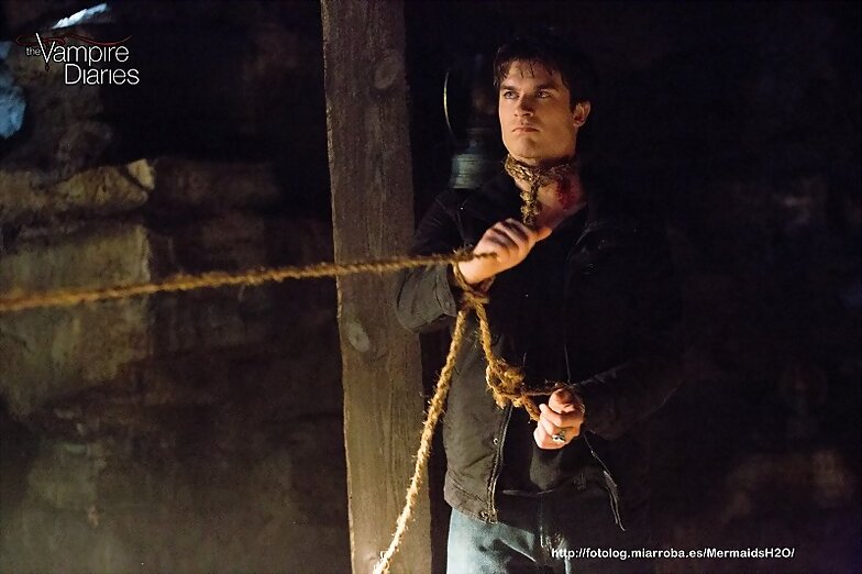 Crónicas Vampíricas 4x14 Down The Rabbit Hole