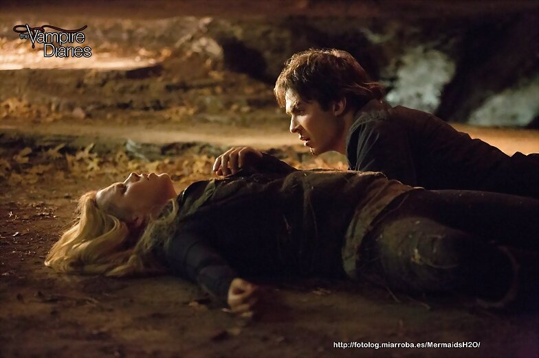 Crónicas Vampíricas 4x14 Down The Rabbit Hole